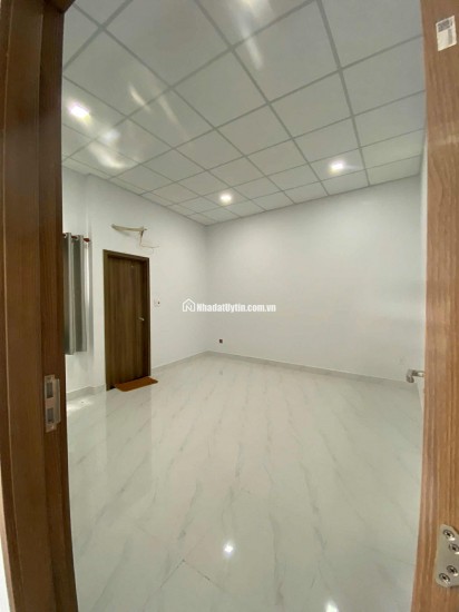Bán nhà sát căn mặt tiền đường Tỉnh Lộ 10, DT 63m2, xây mới 1 trệt, 1 lầu